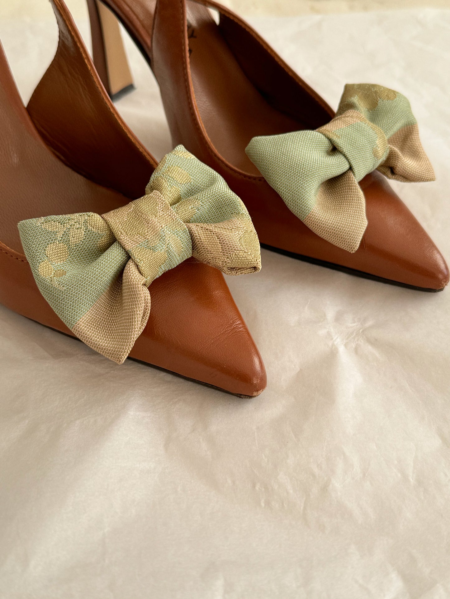 Shoe bows
