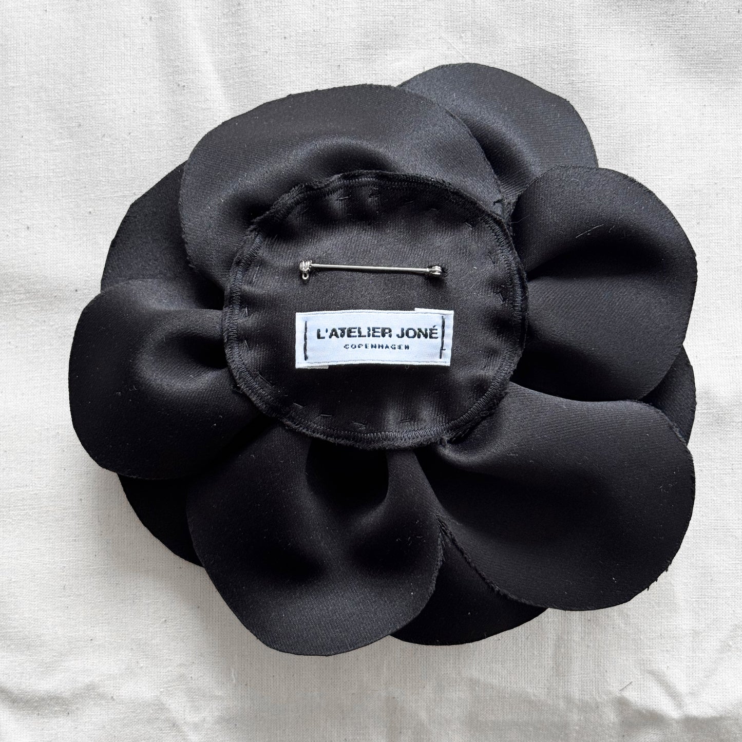 Medium Flower – 17 cm - Black